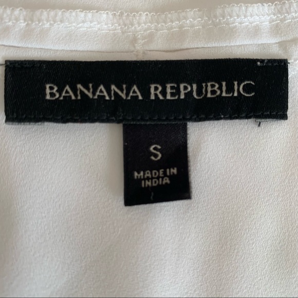 Banana Republic White V Neck Sleeveless Blouse - Picture 5 of 5